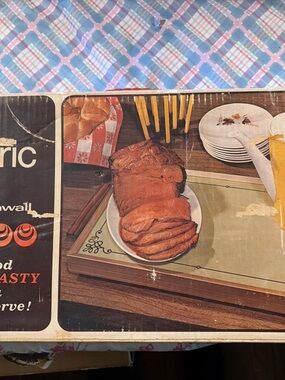 Cornwall Hot Electric Tray - Retro Serving Tray with Yellow Pitcher Graphic